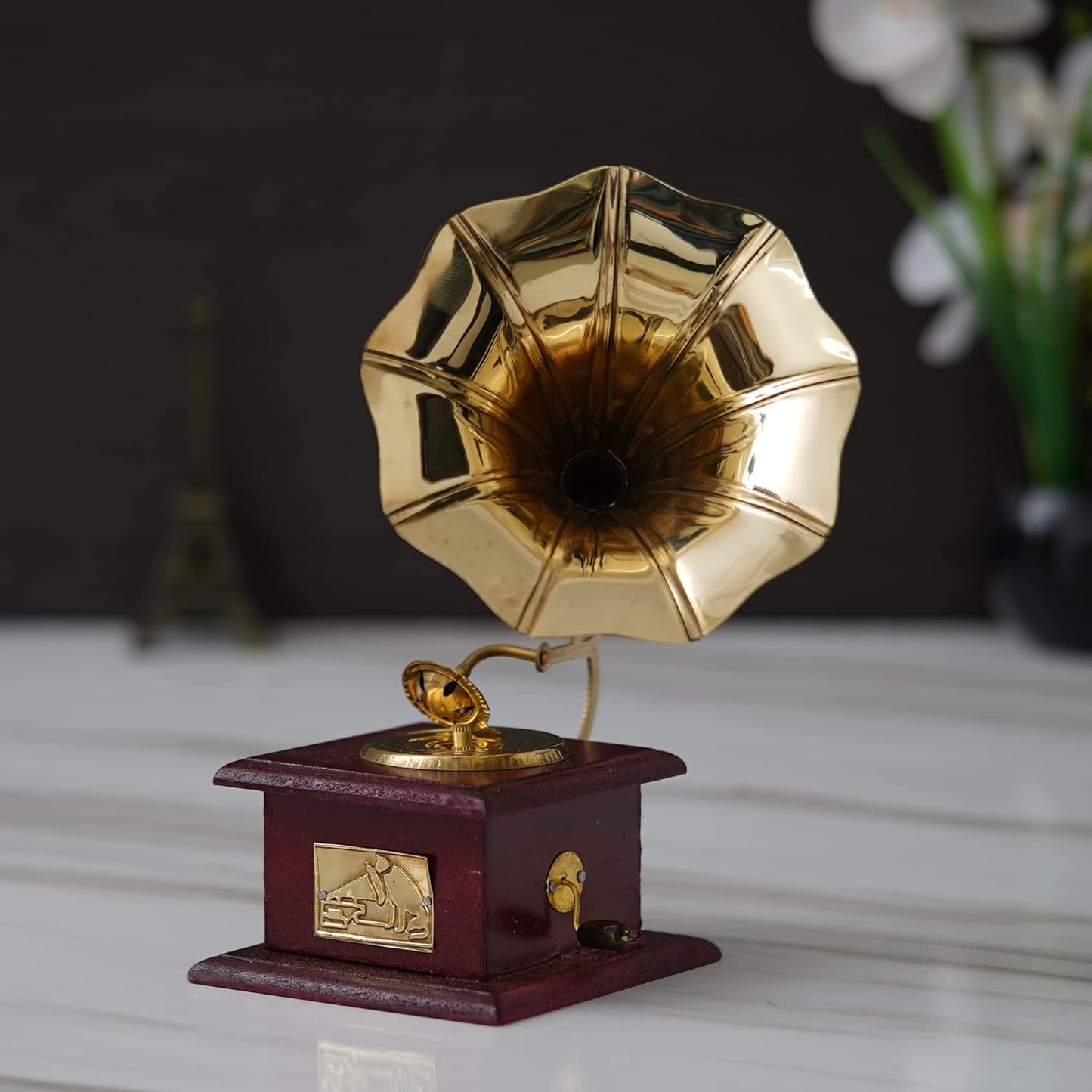 Vintage-Style Brass and Wood Sparkle Square Gramophone Action Showpiece – 23 cm (Brown and Gold)